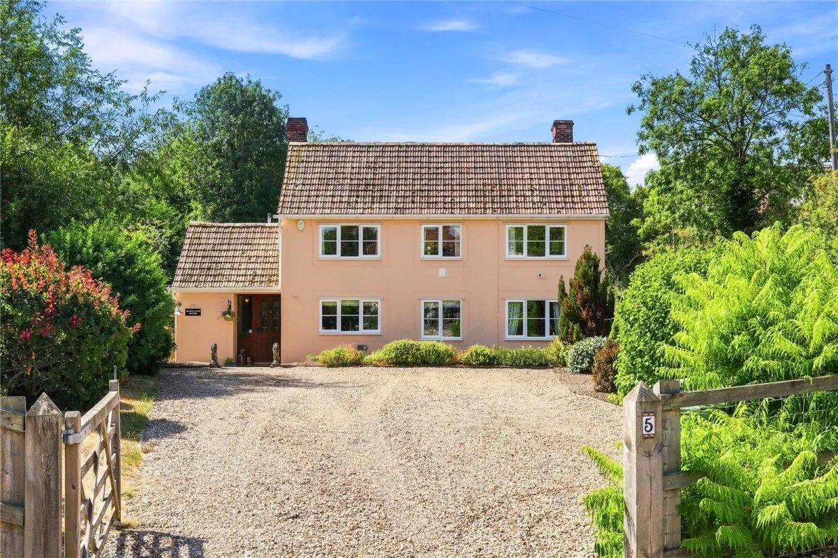 5 bed house for sale, with 5 bedrooms in Steeple Bumpstead, Nr Haverhill, CB9