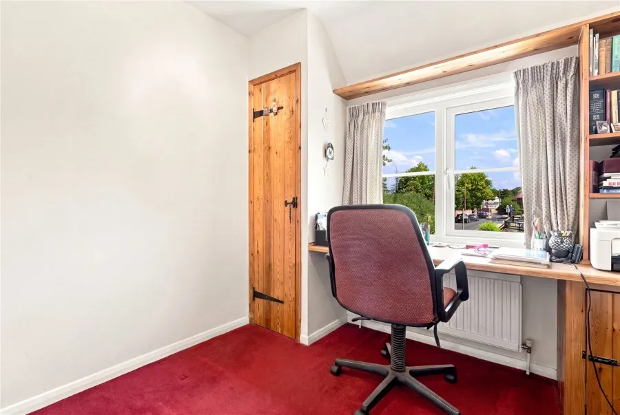 with 5 bedrooms in Steeple Bumpstead, Nr Haverhill, CB9, photo 5
