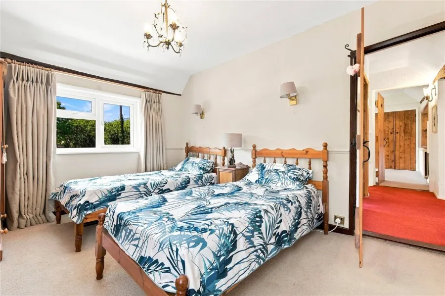 with 5 bedrooms in Steeple Bumpstead, Nr Haverhill, CB9, photo 13