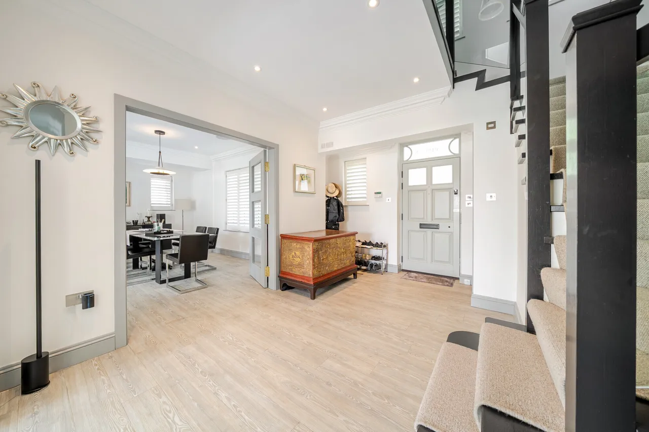 Esher Place Avenue, Esher, KT10, photo 12