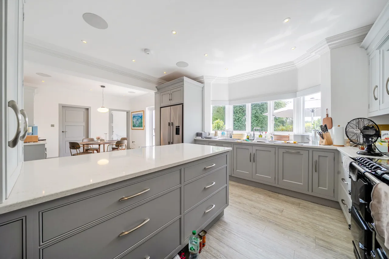 Esher Place Avenue, Esher, KT10, photo 5