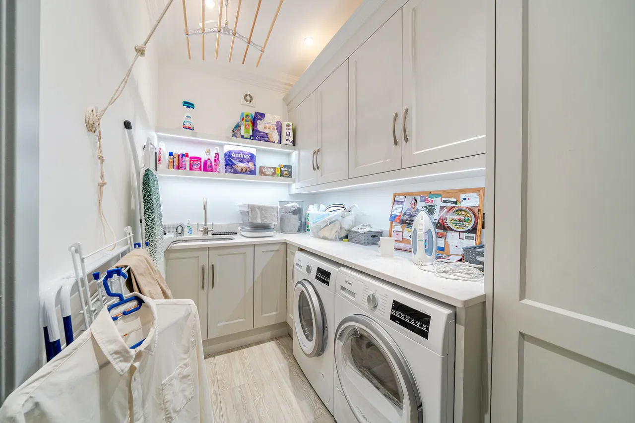 Esher Place Avenue, Esher, KT10, photo 9