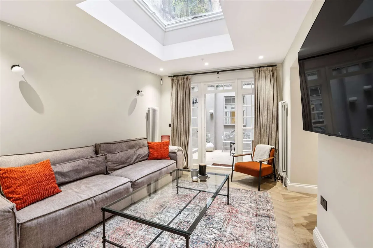 Buckingham Street, London, WC2N, photo 8