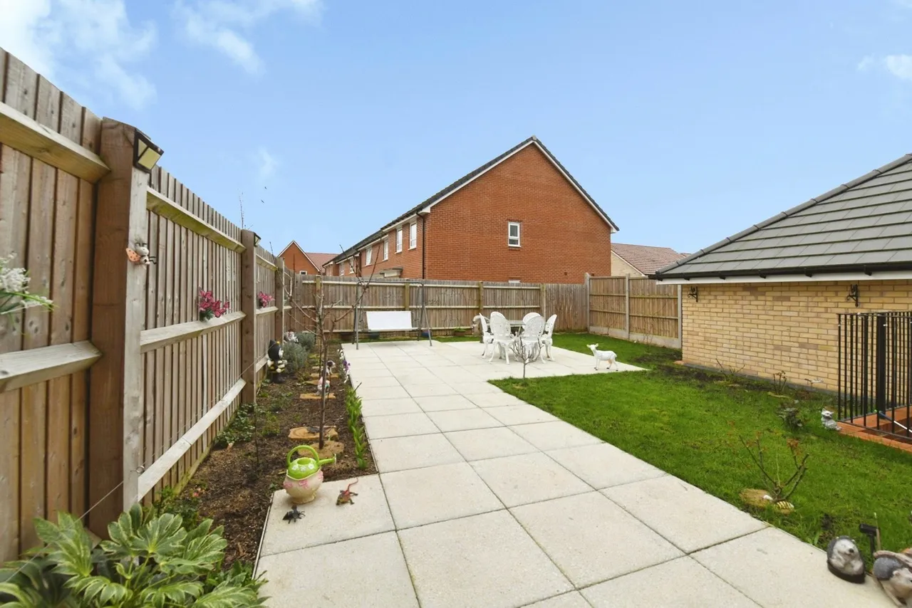 Eveleigh Gardens, Hullbridge, Hockley, Essex, SS5, photo 3