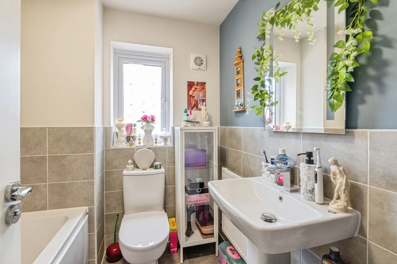 Eveleigh Gardens, Hullbridge, Hockley, Essex, SS5, photo 10