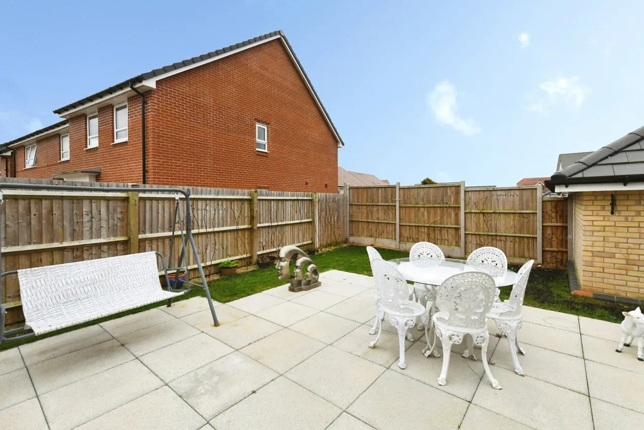 Eveleigh Gardens, Hullbridge, Hockley, Essex, SS5, photo 4