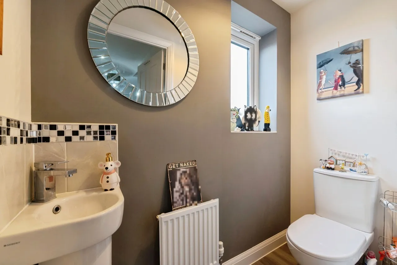 Eveleigh Gardens, Hullbridge, Hockley, Essex, SS5, photo 8
