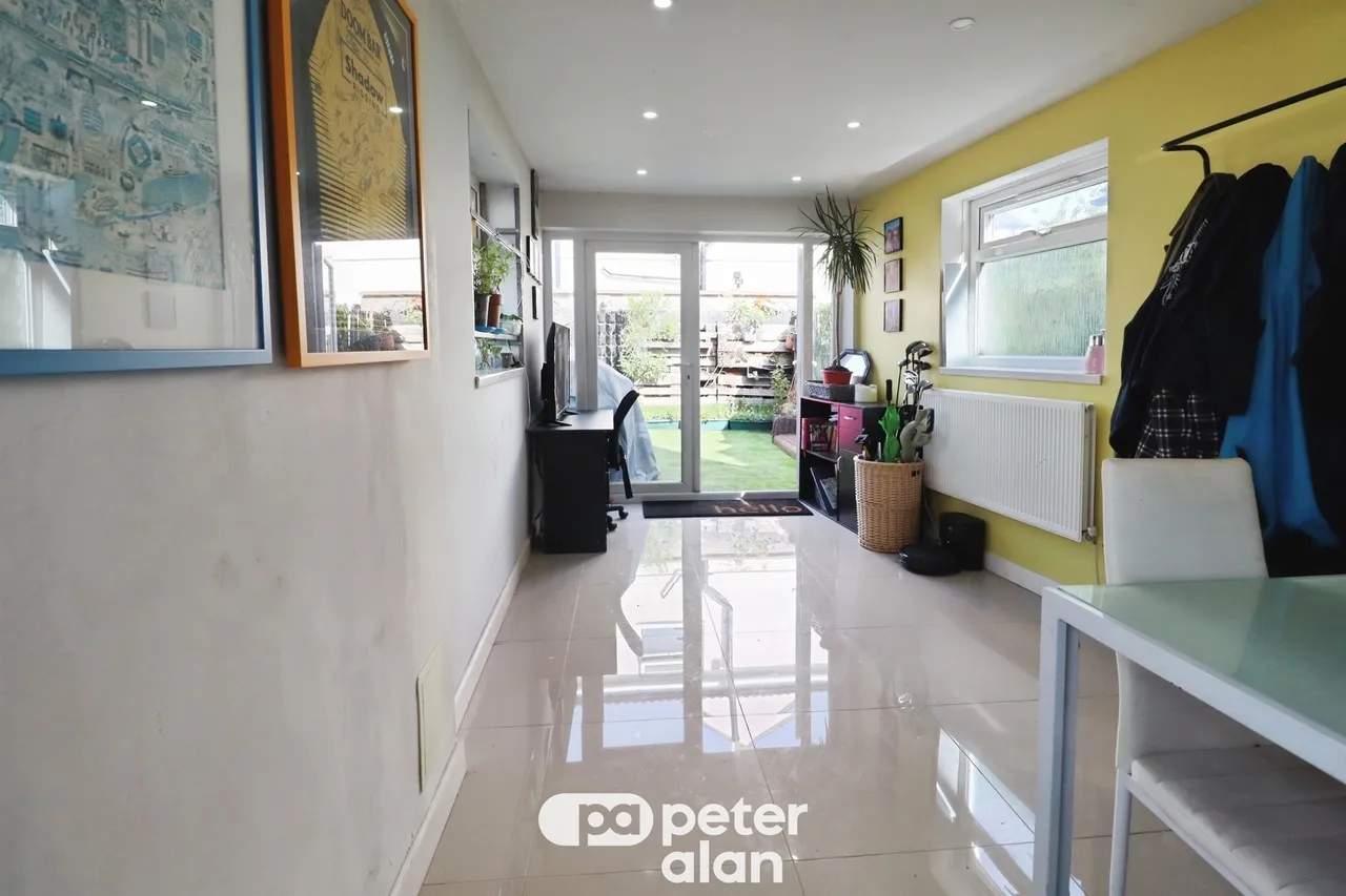 Pearl Street, Cardiff, CF24, photo 11