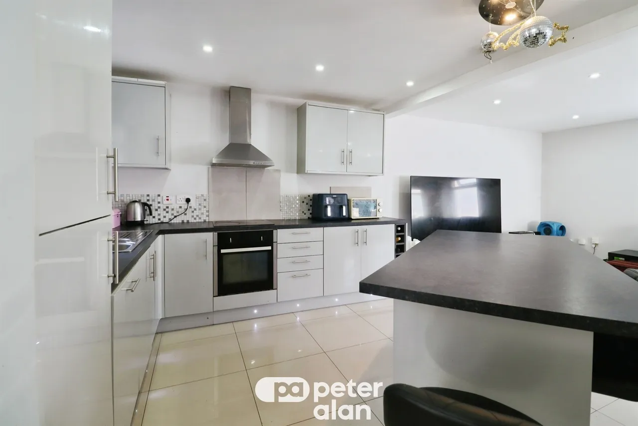 Pearl Street, Cardiff, CF24, photo 3
