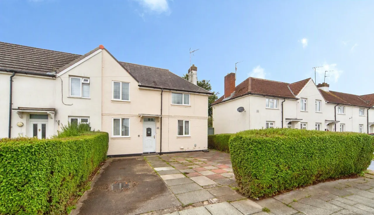 2 bed house for sale, Valley Road, Wirral, CH62