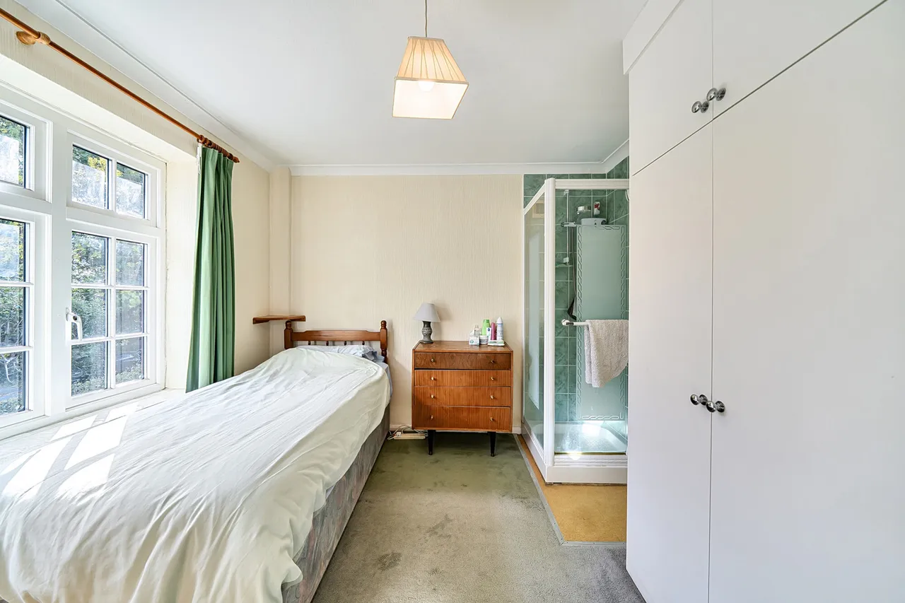 Park Avenue, Ruislip, HA4, photo 12