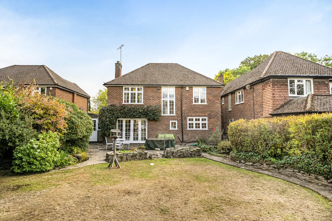 Park Avenue, Ruislip, HA4, photo 20