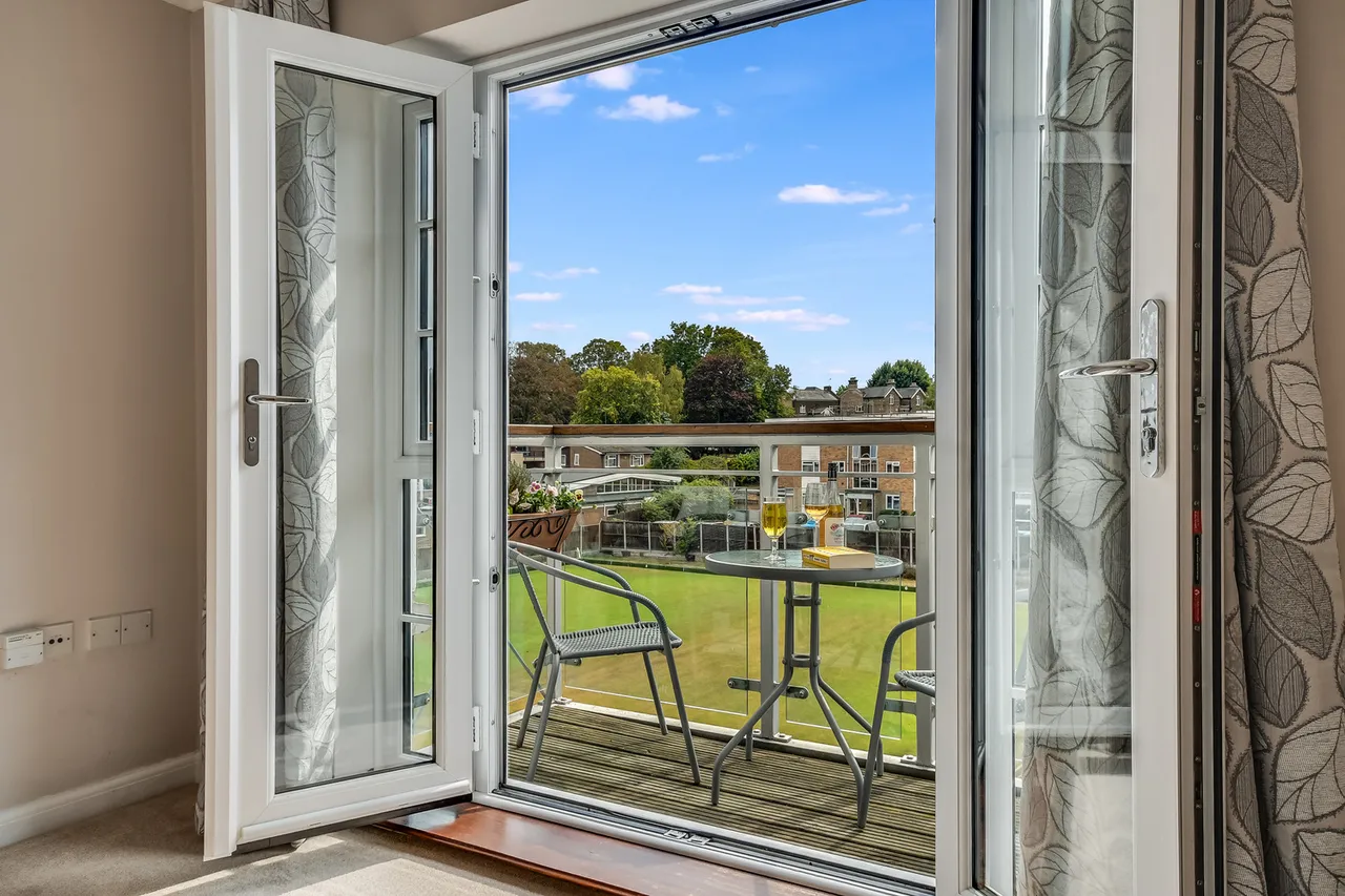 2 bed flat for sale — 64 Allen House, Bradford Street, Chelmsford, Essex, CM2 0FJ