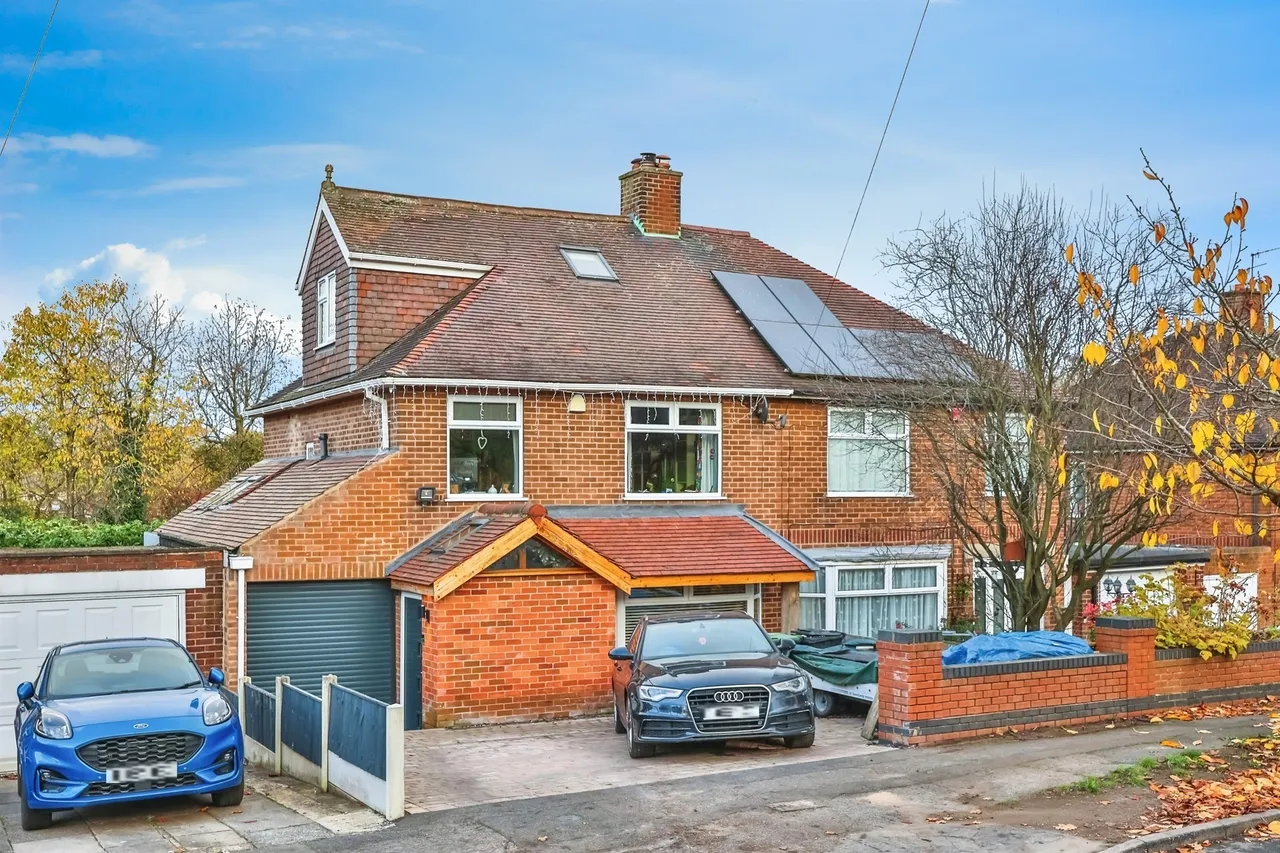 4 bed house for sale, Greenhills Road, Eastwood, NG16