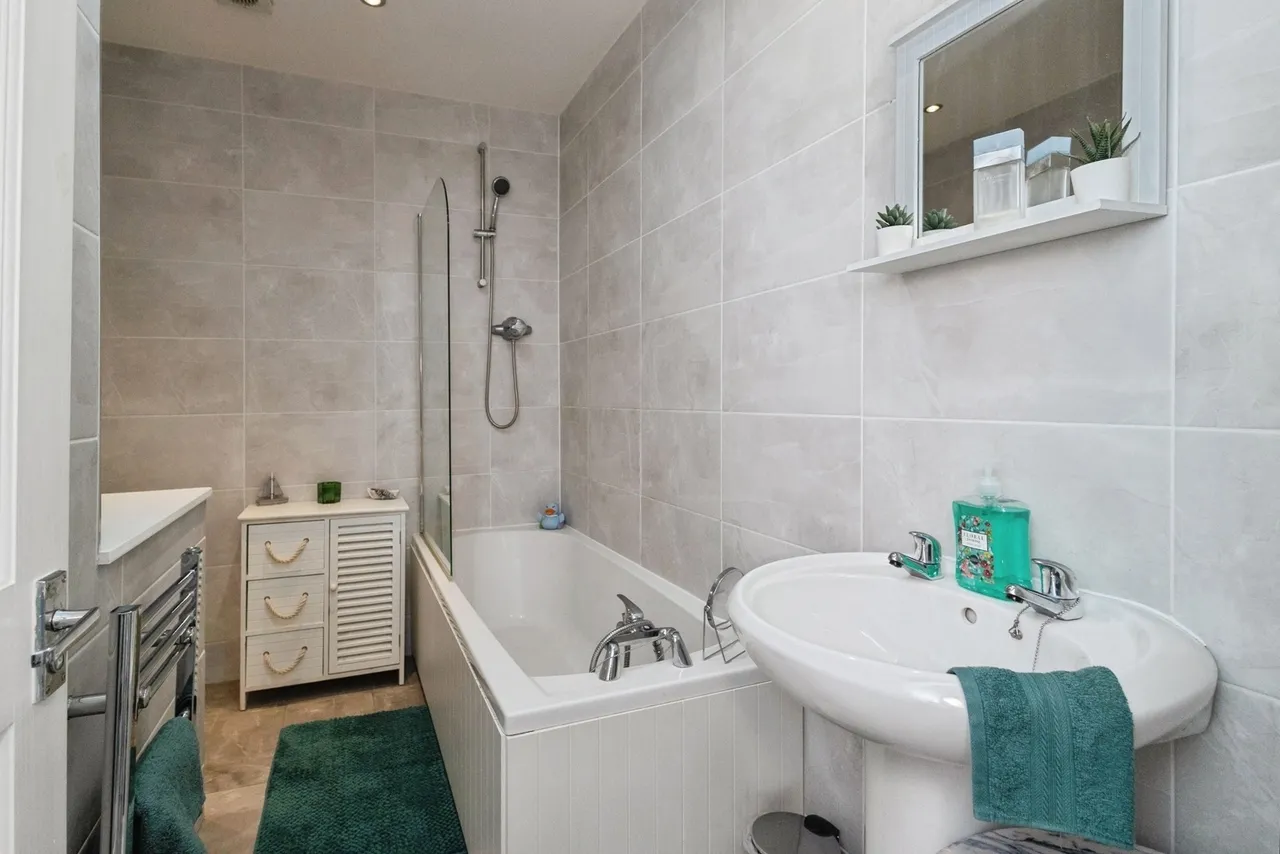 Two Trees Lane, Denton, Manchester, Greater Manchester, M34, photo 16