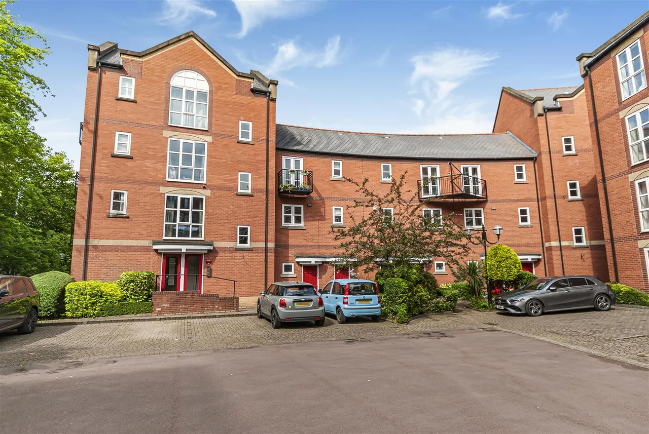 3 bed flat for sale, John Smeaton Court, Manchester, M1