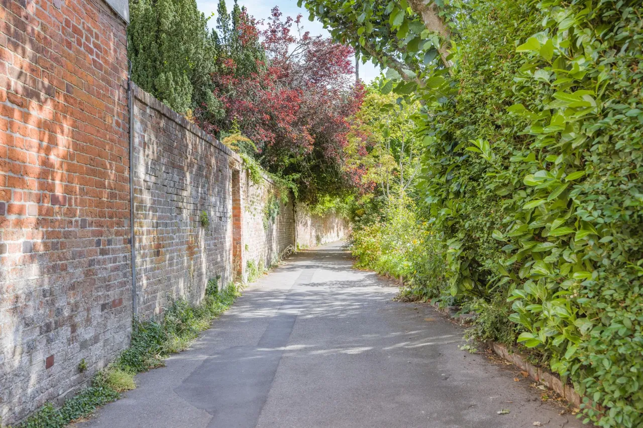 Morris Lane, Devizes, SN10, photo 3