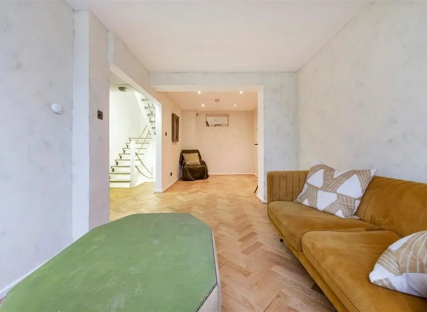Paradise Row, Bethnal Green, E2, photo 10