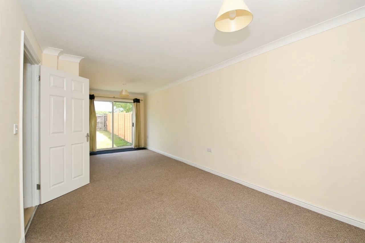 Aston Close, Yaxley, PE7, photo 5