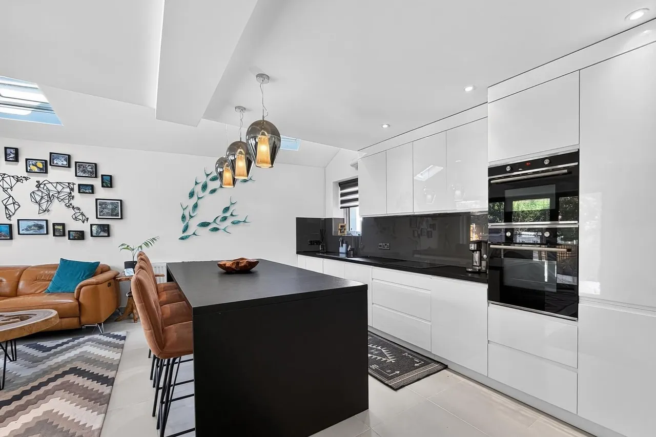 Winmarith Drive, Hale Barns, WA15, photo 12