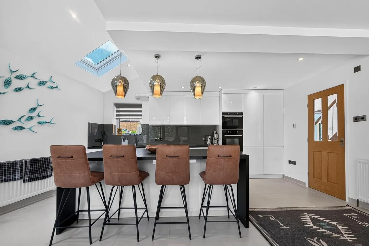 Winmarith Drive, Hale Barns, WA15, photo 8