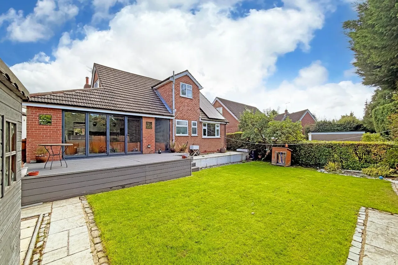 Winmarith Drive, Hale Barns, WA15, photo 32