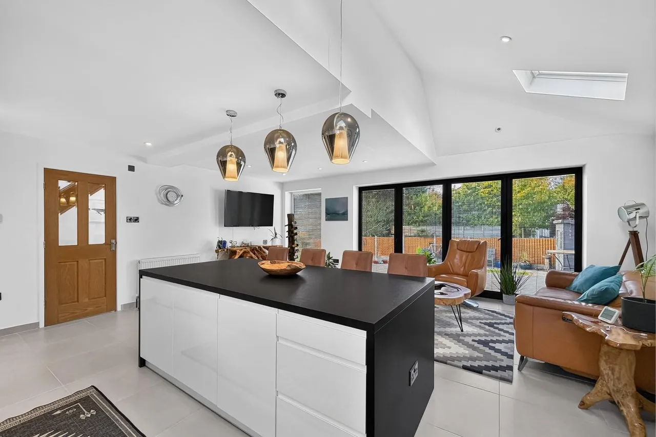 Winmarith Drive, Hale Barns, WA15, photo 10