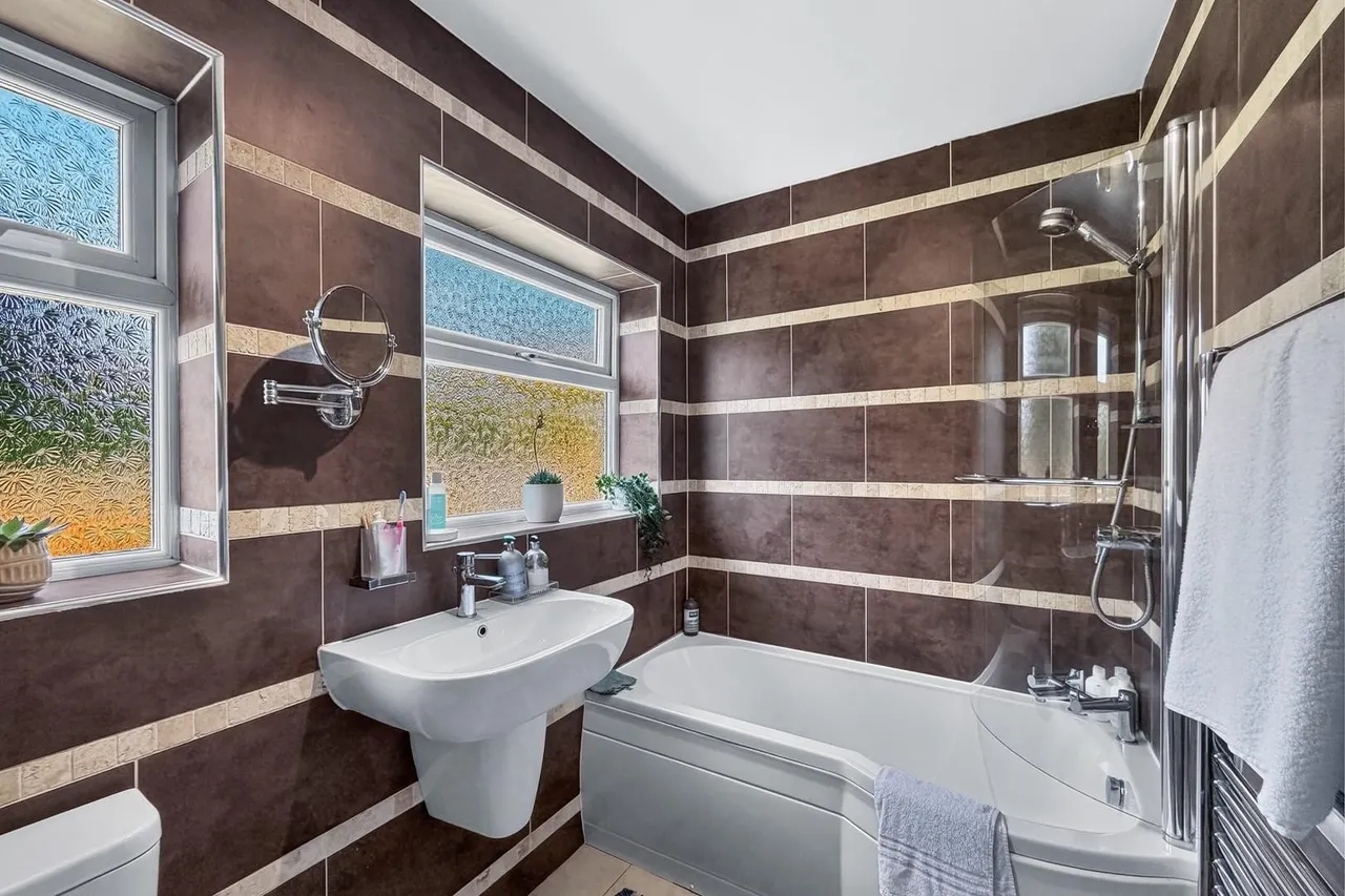 Winmarith Drive, Hale Barns, WA15, photo 22