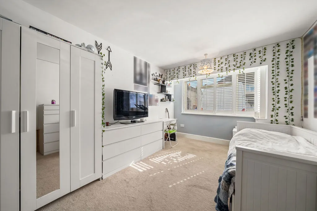 Linden Close, New Haw KT15 3HG, photo 6