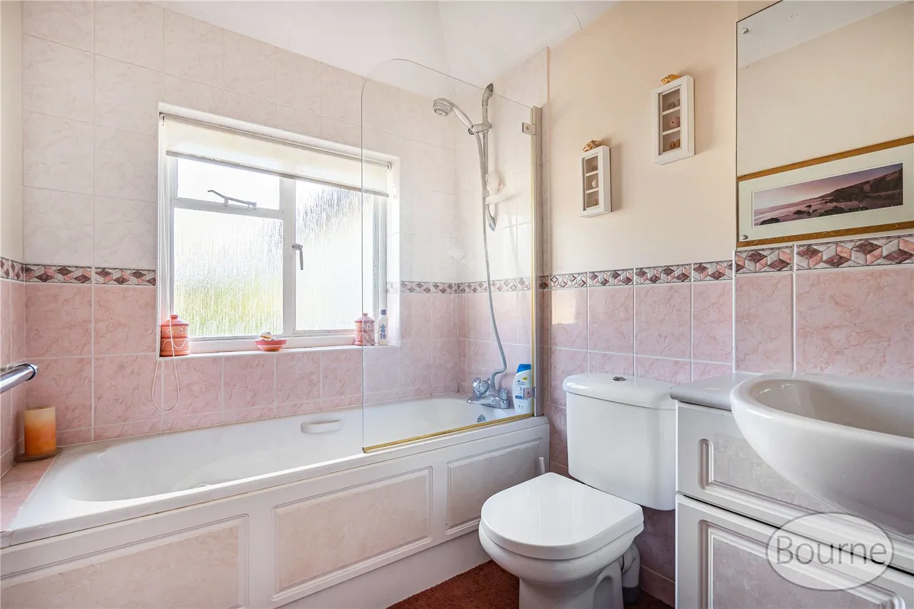 Hermitage Road, St Johns, GU21, photo 11