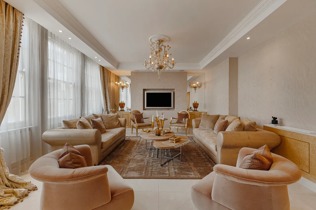 Orchard Court, Marylebone, London, photo 3