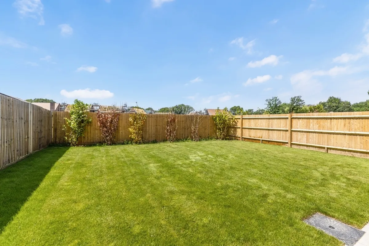 Medland Close Cranleigh GU6, photo 10