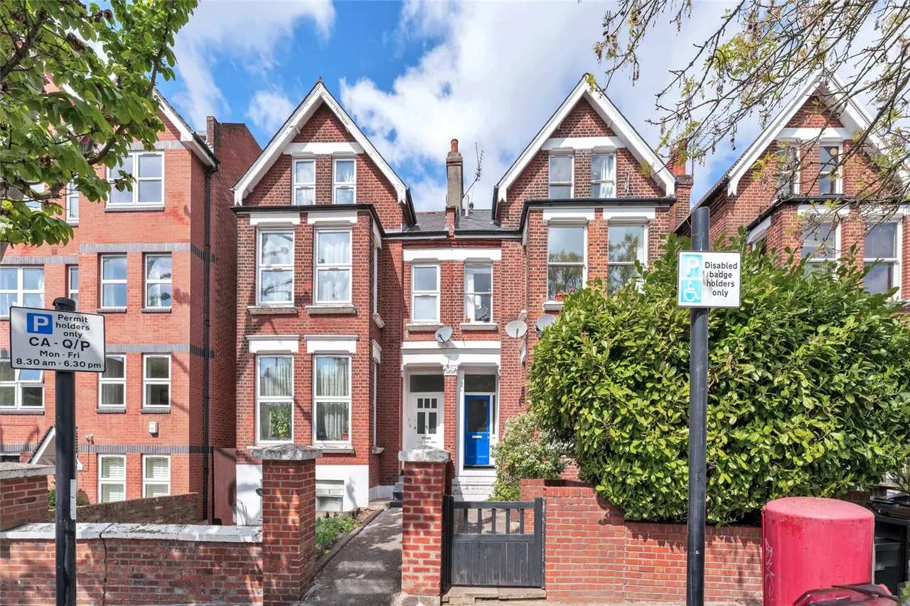 Minster Road, London, NW2, photo 2