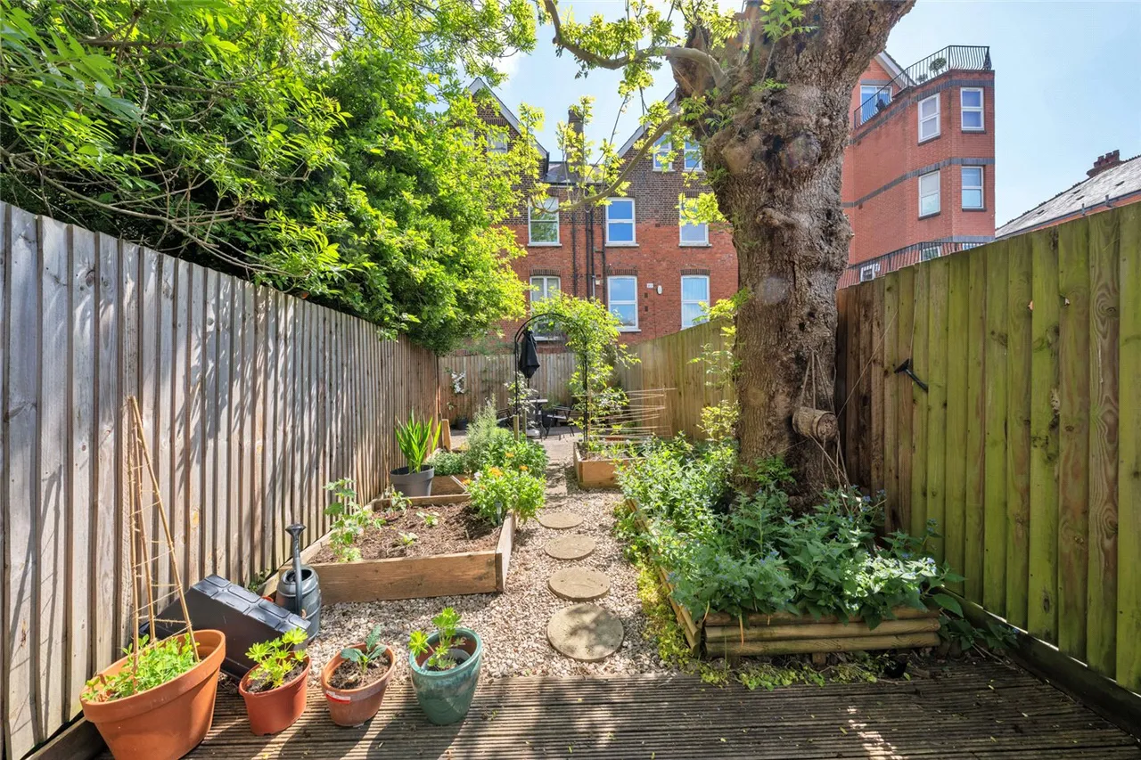 Minster Road, London, NW2, photo 11