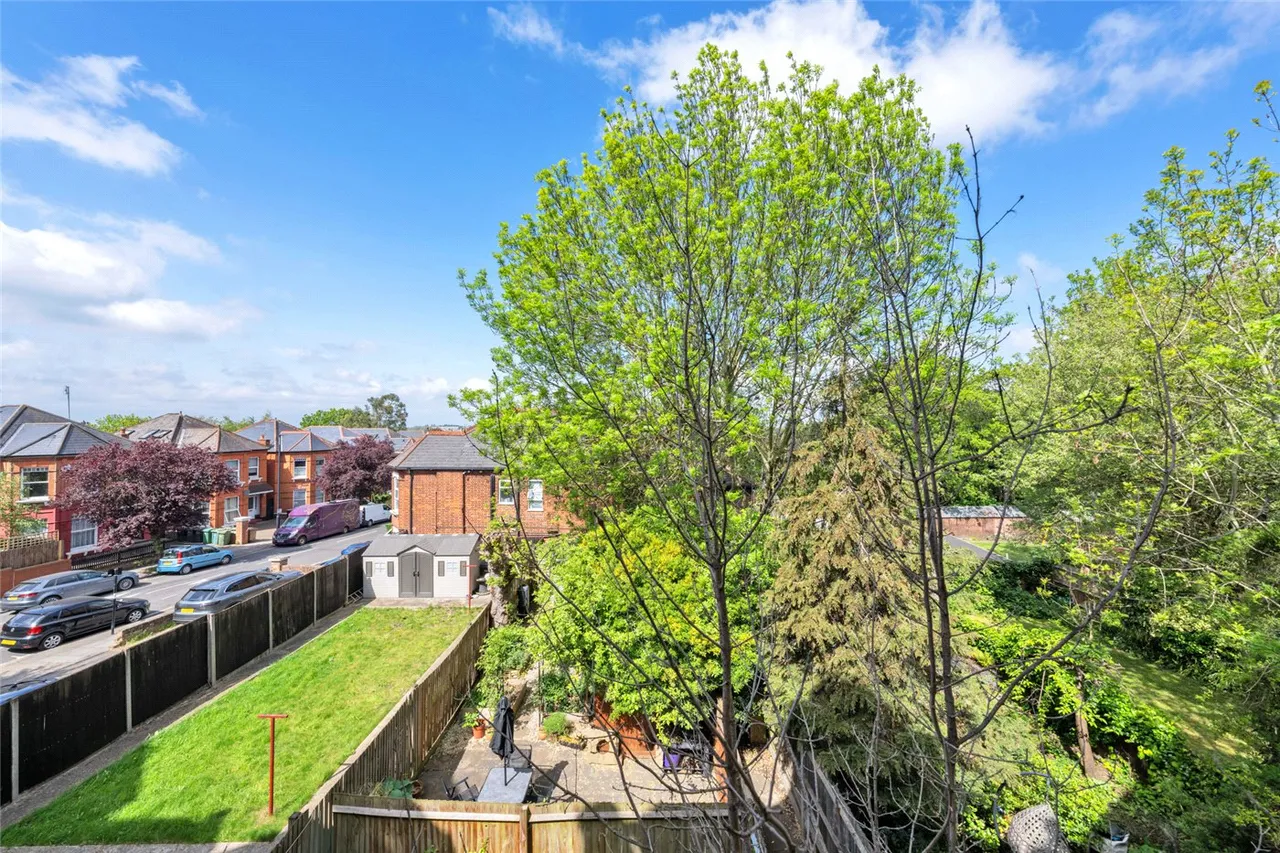 Minster Road, London, NW2, photo 7