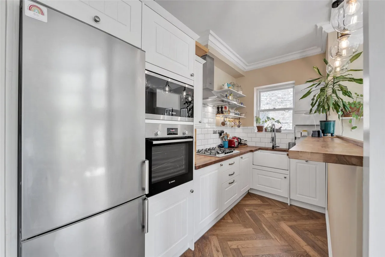 Minster Road, London, NW2, photo 5