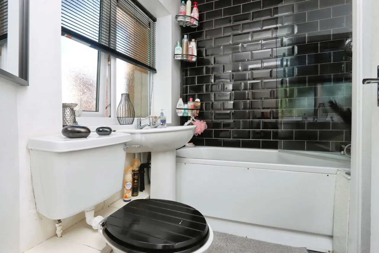 Becket Crescent, SHEFFIELD, South Yorkshire, S8, photo 14