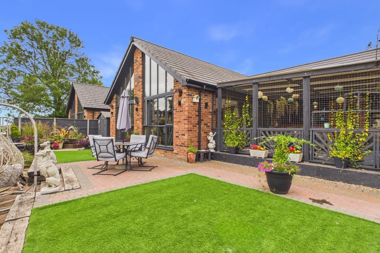 Riverbank, Spalding, PE11, photo 33