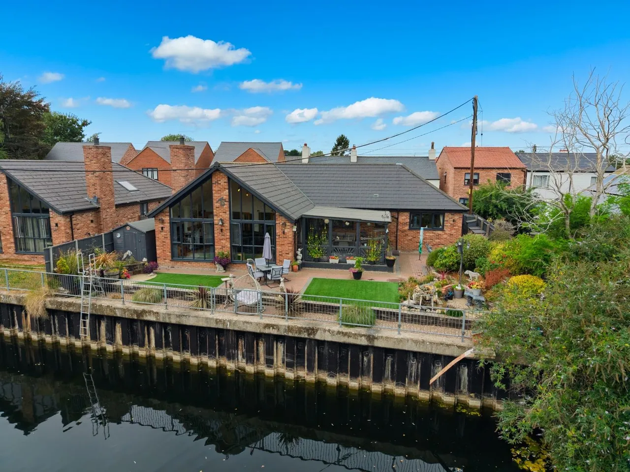 3 bed house for sale, Riverbank, Spalding, PE11