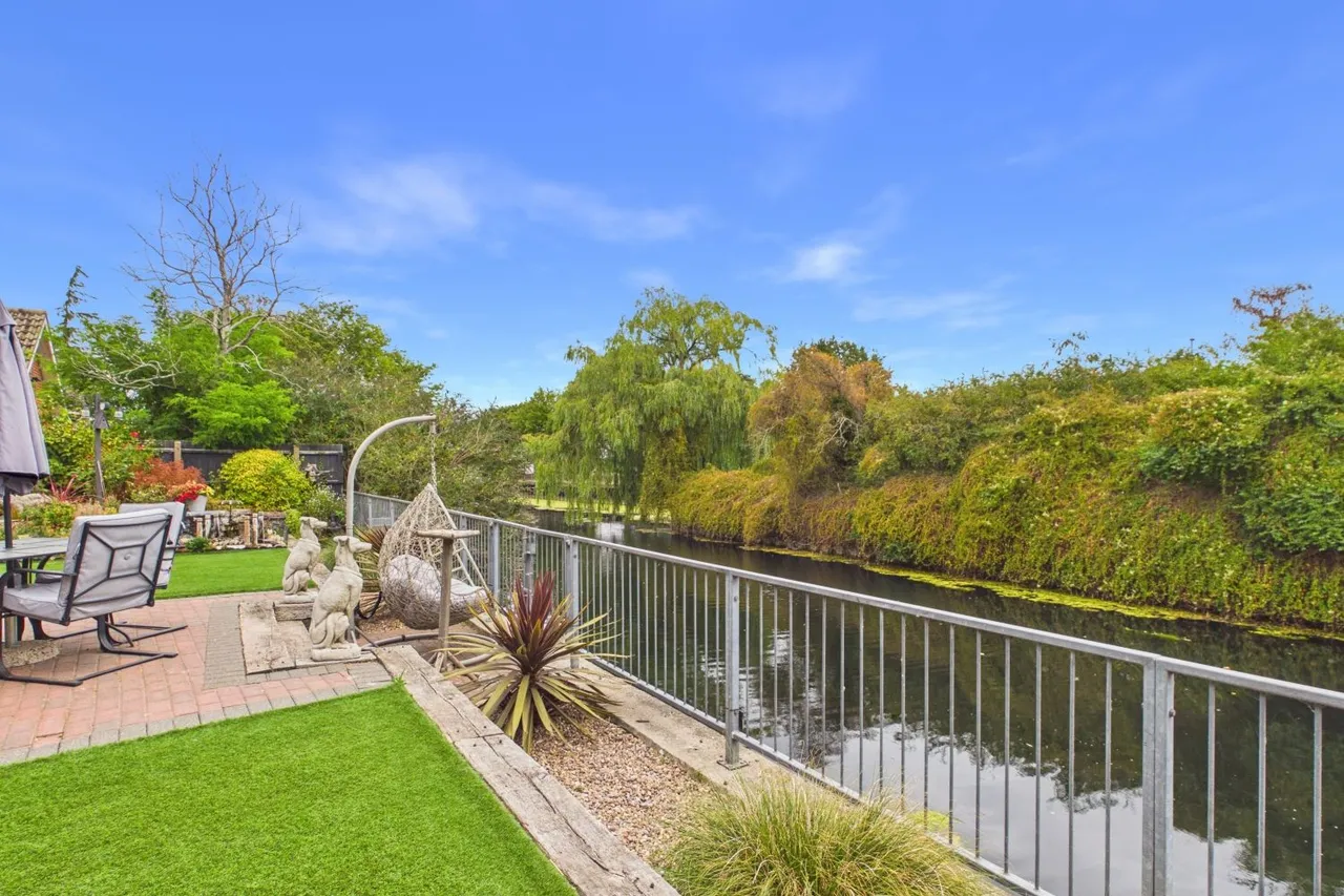 Riverbank, Spalding, PE11, photo 35