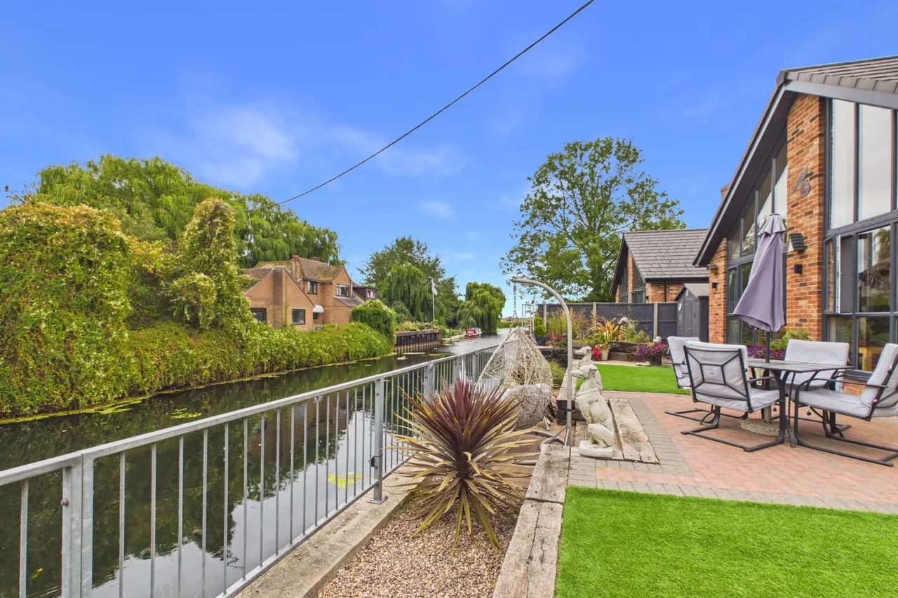 Riverbank, Spalding, PE11, photo 36