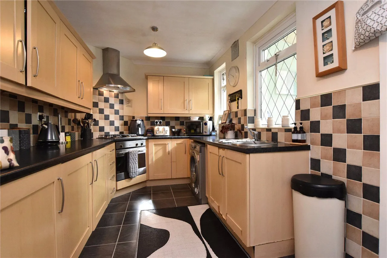 Westfield Grove, Yeadon, LS19, photo 4