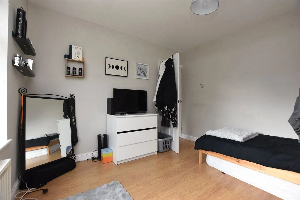 Westfield Grove, Yeadon, LS19, photo 12