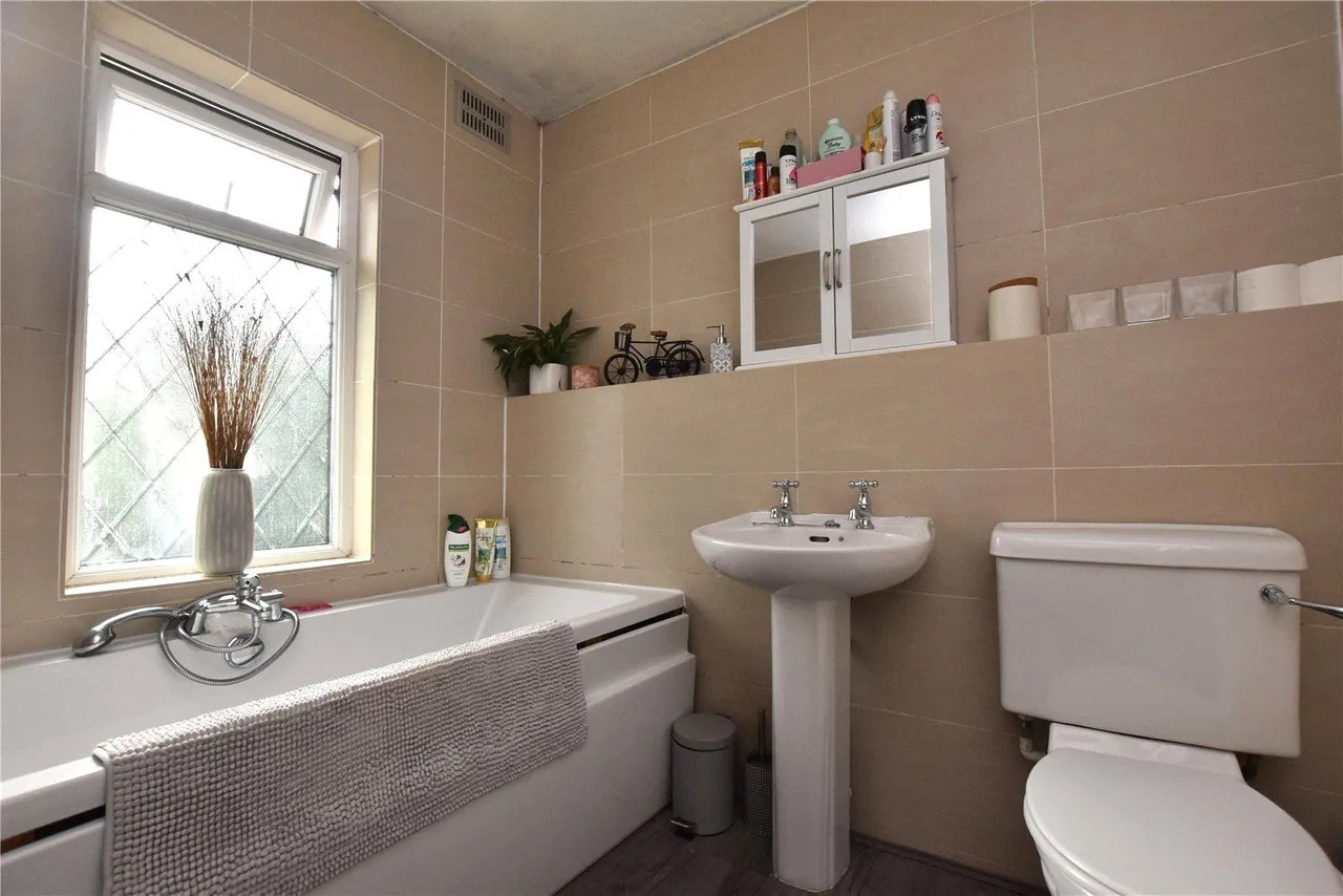 Westfield Grove, Yeadon, LS19, photo 8