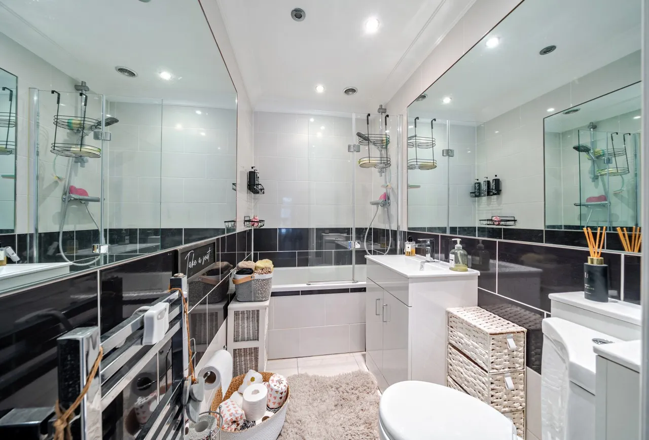 Beeches Road, Sutton, SM3 9NA, photo 8