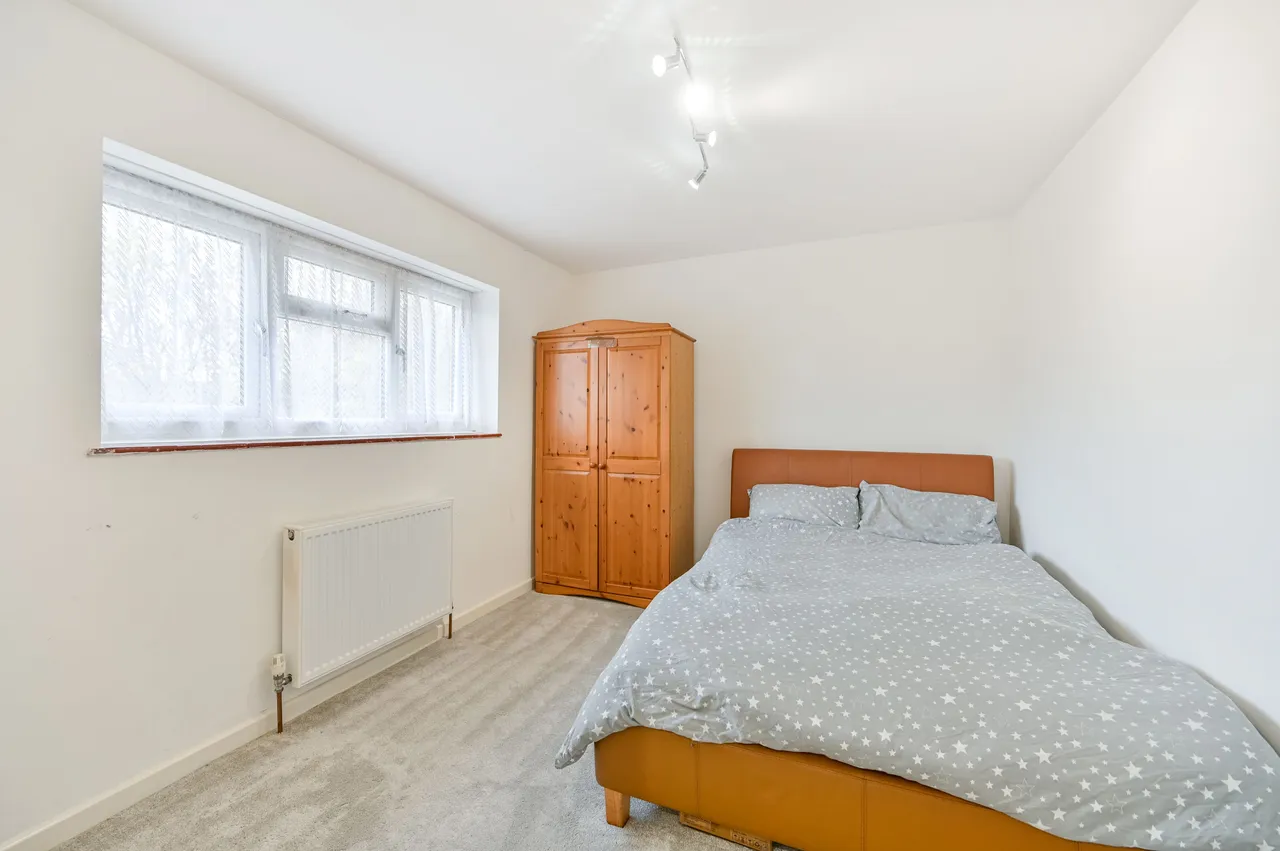 Slough, SL1, photo 7
