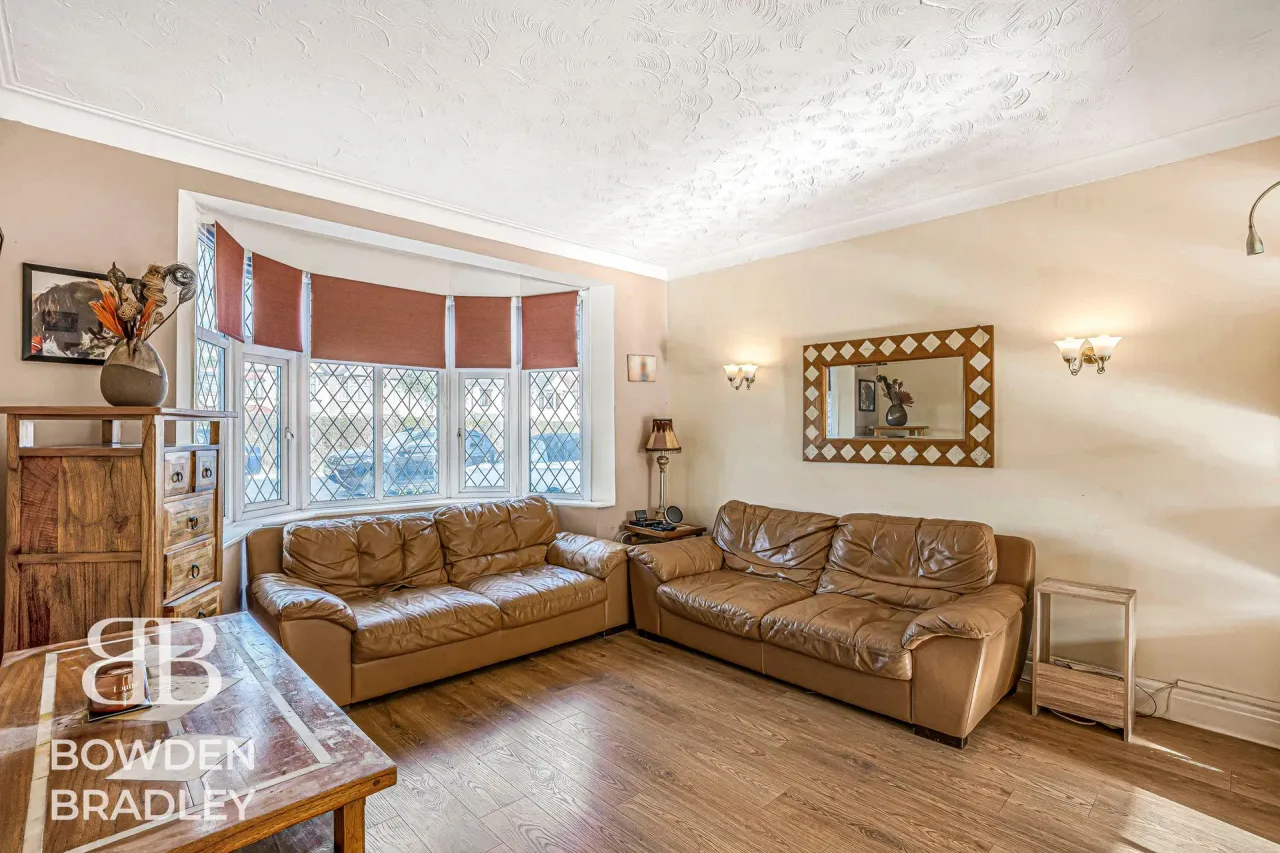 Woodford Avenue, Ilford, IG2, photo 26