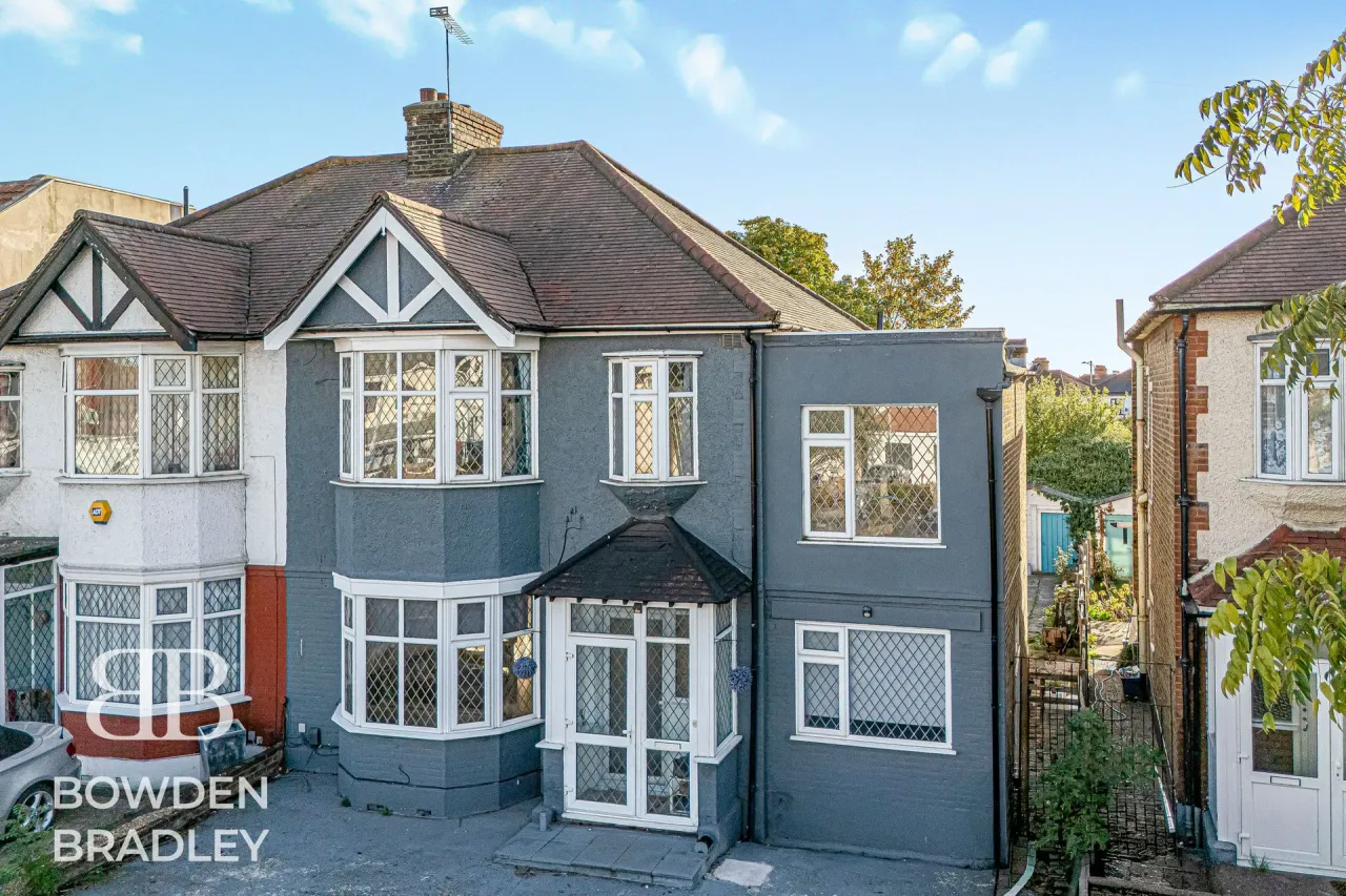 Woodford Avenue, Ilford, IG2, photo 46