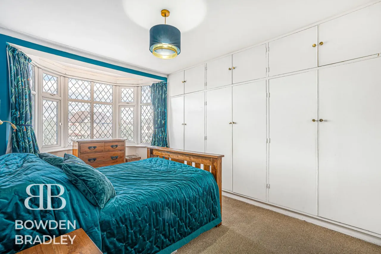 Woodford Avenue, Ilford, IG2, photo 14