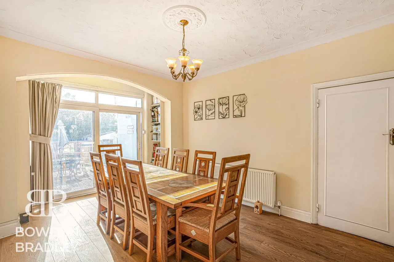Woodford Avenue, Ilford, IG2, photo 32